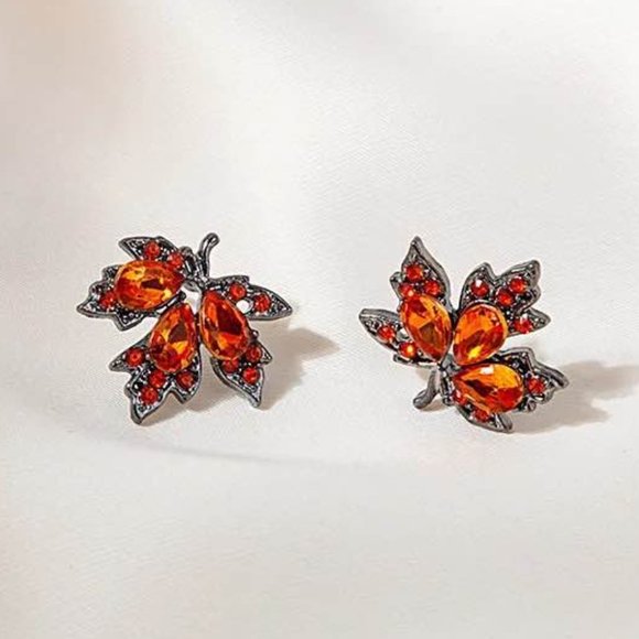 New Stunning Red Maple Leaf Stud Earrings (0.75" wide x 0.7" tall) - Picture 1 of 4